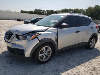  Salvage Nissan Kicks