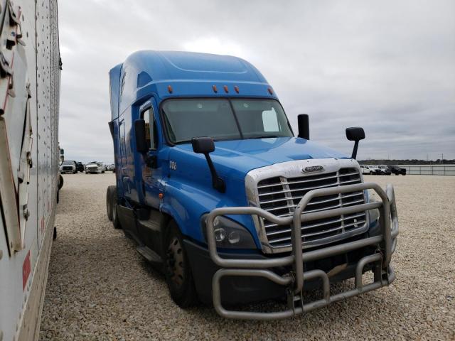  Salvage Freightliner Cascadia 1