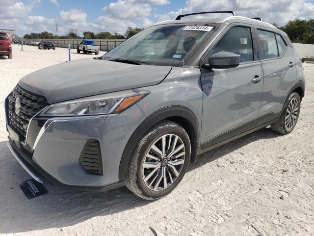  Salvage Nissan Kicks