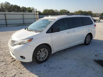  Salvage Toyota Sienna