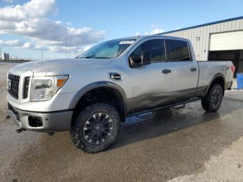  Salvage Nissan Titan