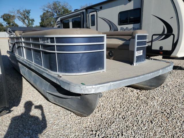  Salvage Benn Pontoon