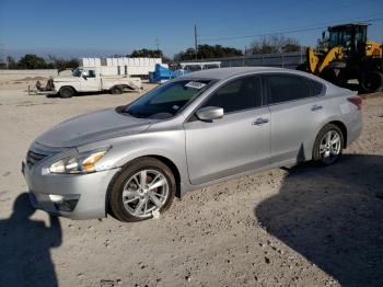  Salvage Nissan Altima