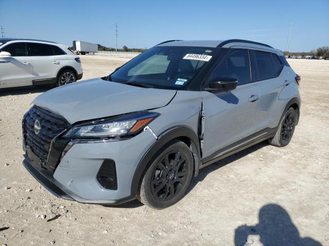  Salvage Nissan Kicks