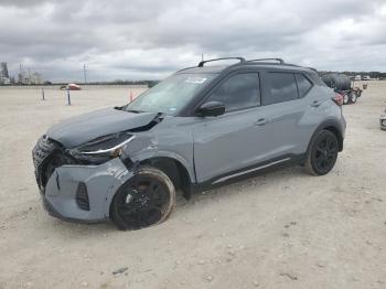  Salvage Nissan Kicks