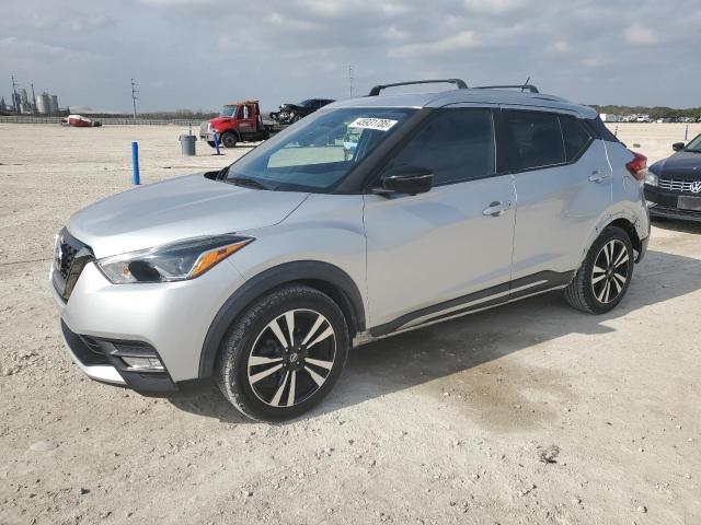  Salvage Nissan Kicks