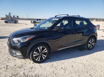  Salvage Nissan Kicks