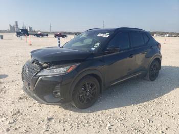  Salvage Nissan Kicks