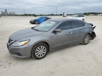  Salvage Nissan Altima