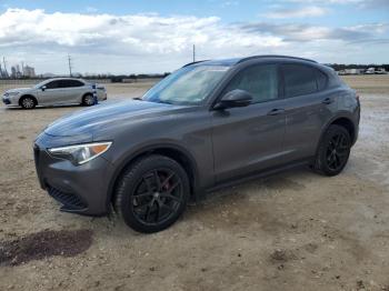 Salvage Alfa Romeo Stelvio