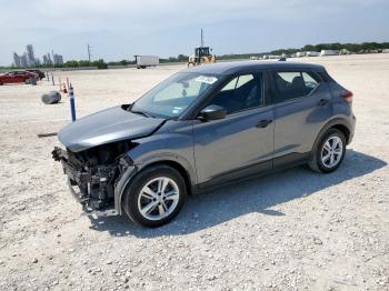  Salvage Nissan Kicks