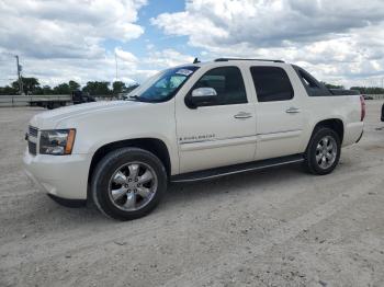  Salvage Chevrolet Avalanche