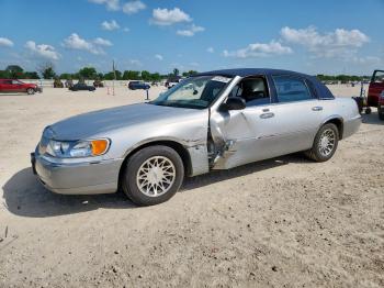  Salvage Lincoln Towncar