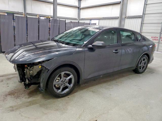  Salvage Kia K4 Lx