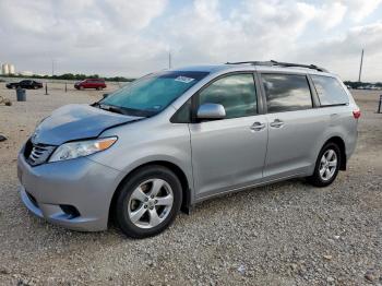  Salvage Toyota Sienna