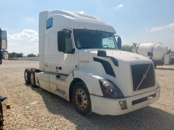  Salvage Volvo Vnl