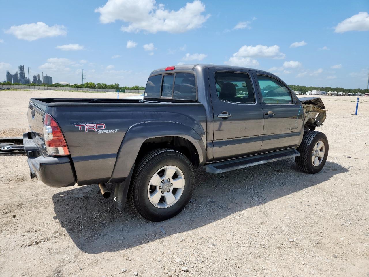 Toyota Tacoma Double Cab Image 12
