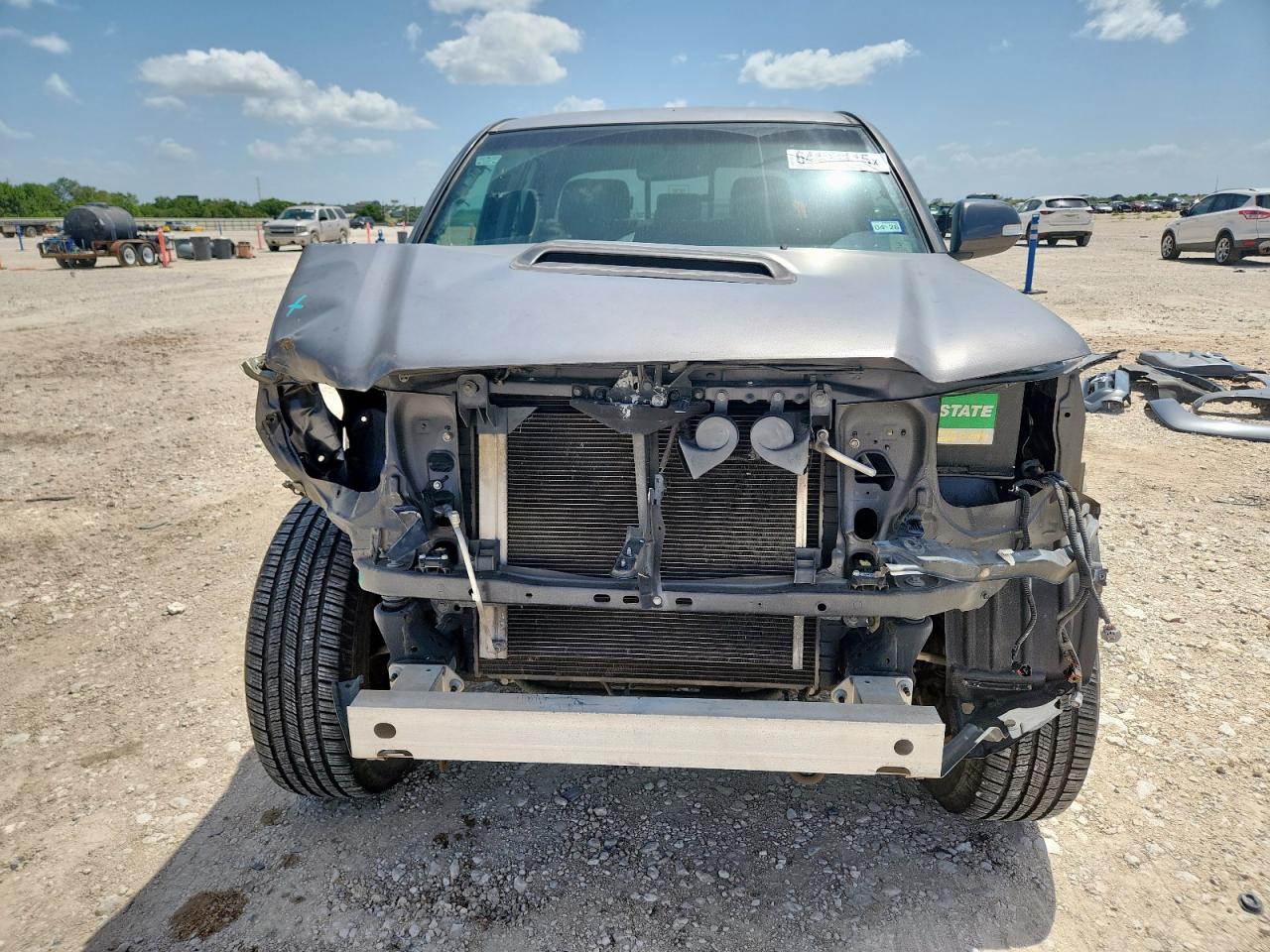 Toyota Tacoma Double Cab Image 2