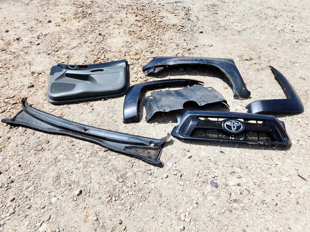 Toyota Tacoma Double Cab Image 8