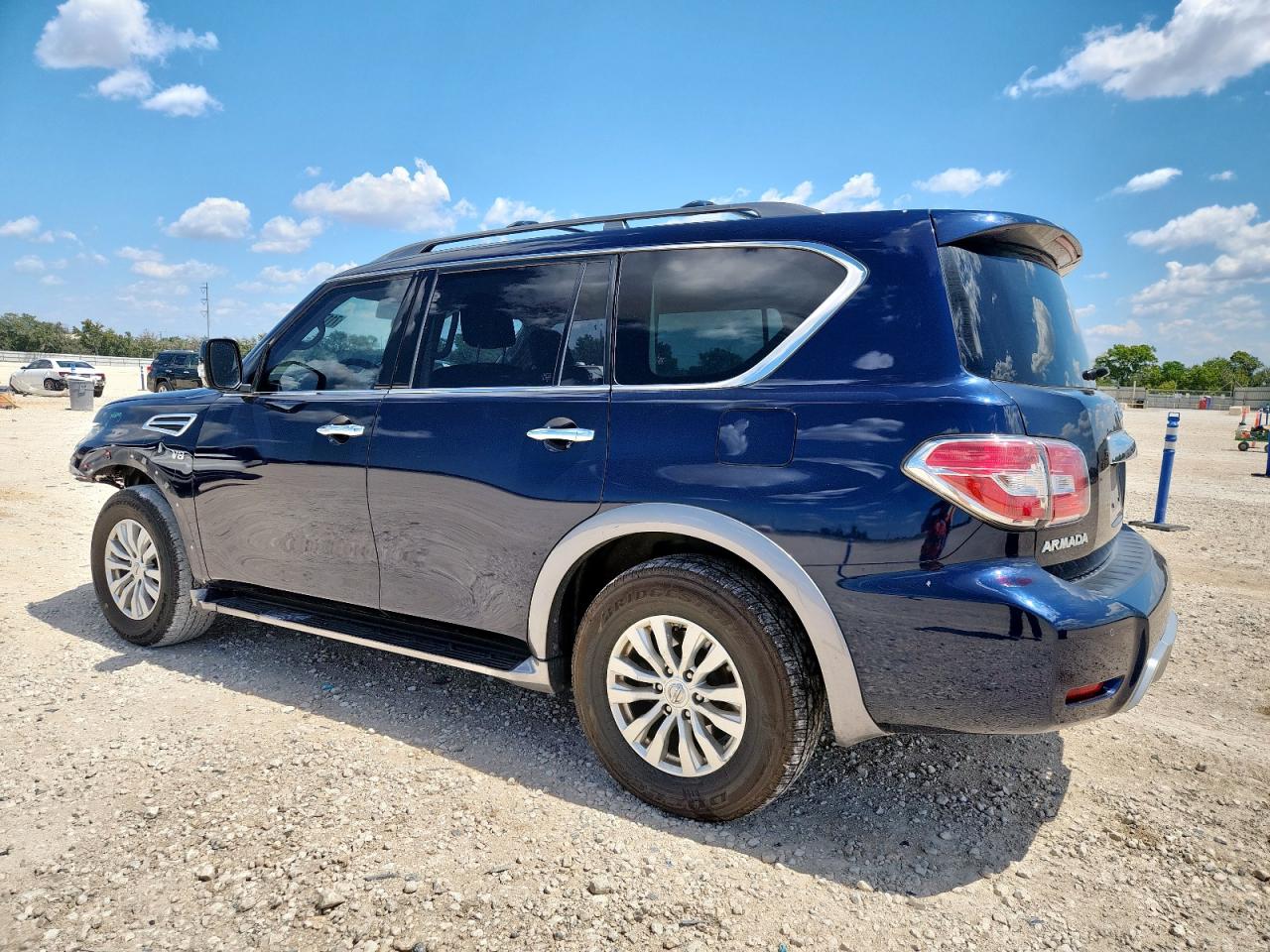 Nissan Armada Sv Image 11