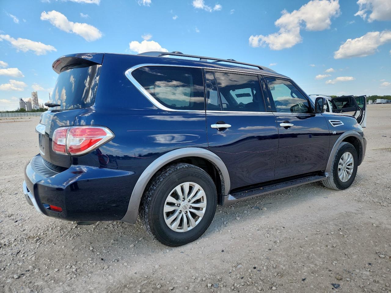 Nissan Armada Sv Image 3