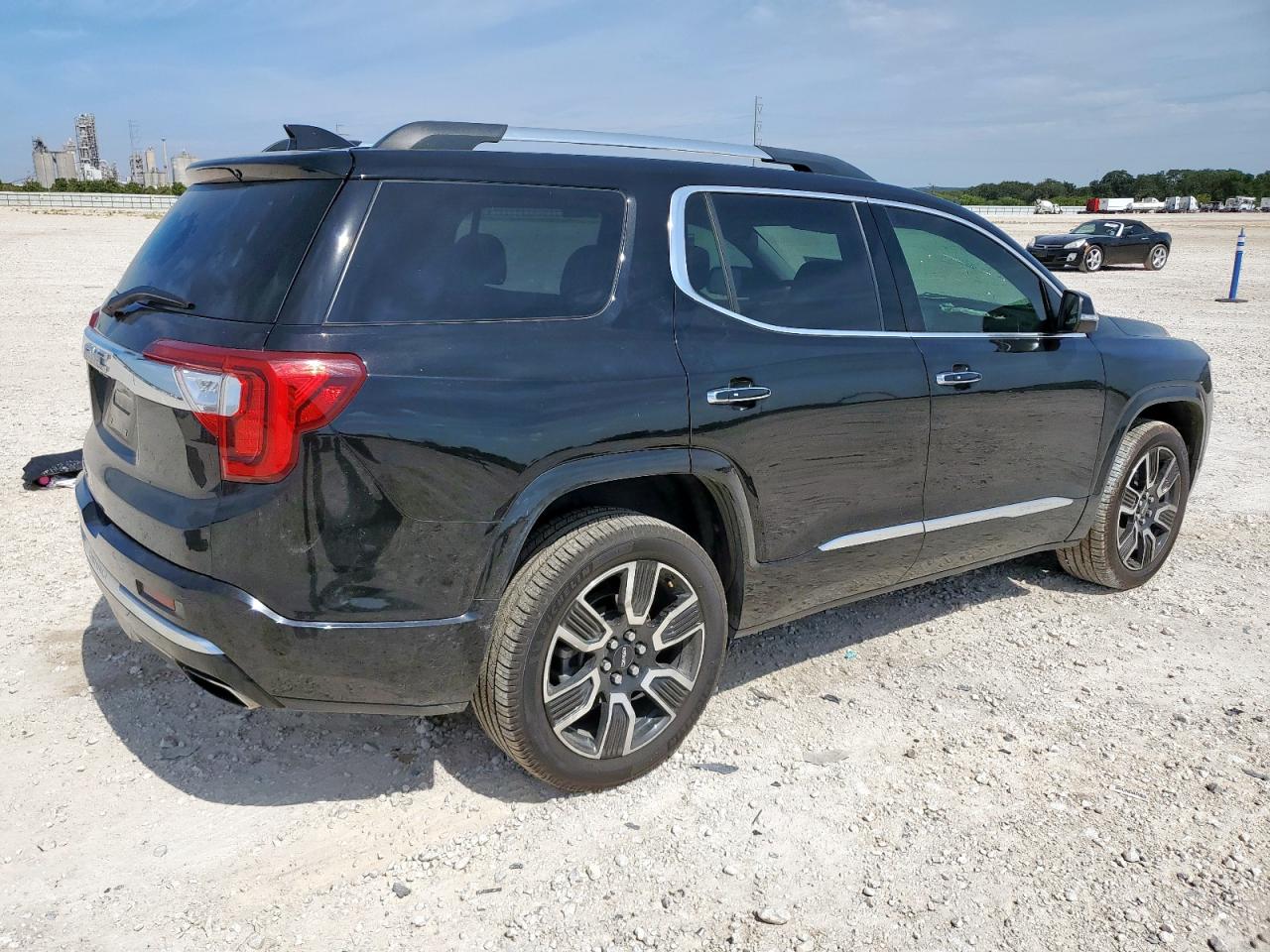 GMC Acadia Denali Image 6