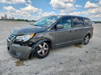  Salvage Volkswagen Routan