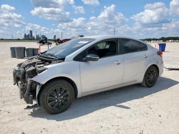  Salvage Kia Forte