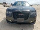 Chrysler 300 S Image 4