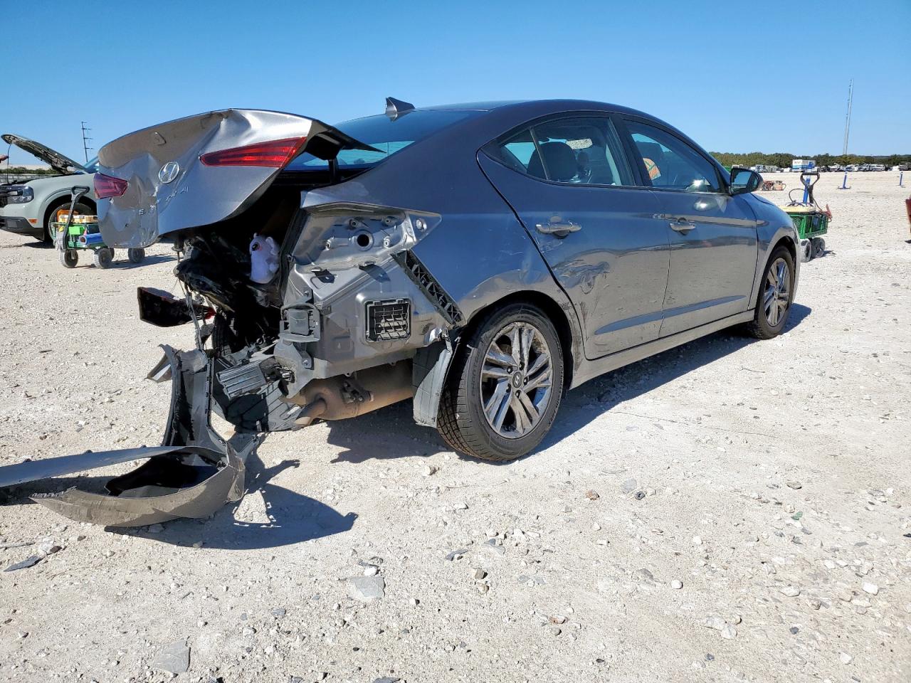 Hyundai ELANTRA Sel Image 5