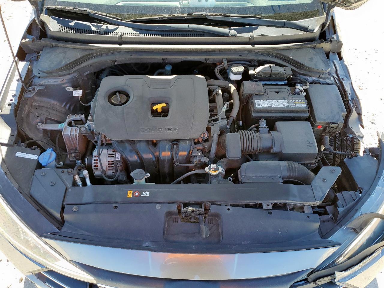 Hyundai ELANTRA Sel Image 12