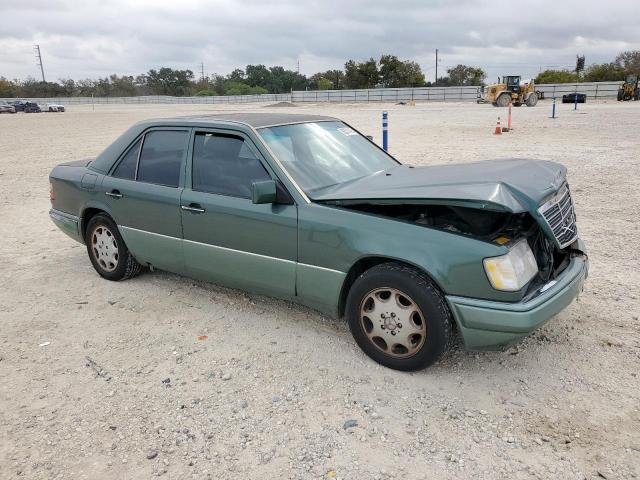 Mercedes-Benz E-Class 320 Image 6