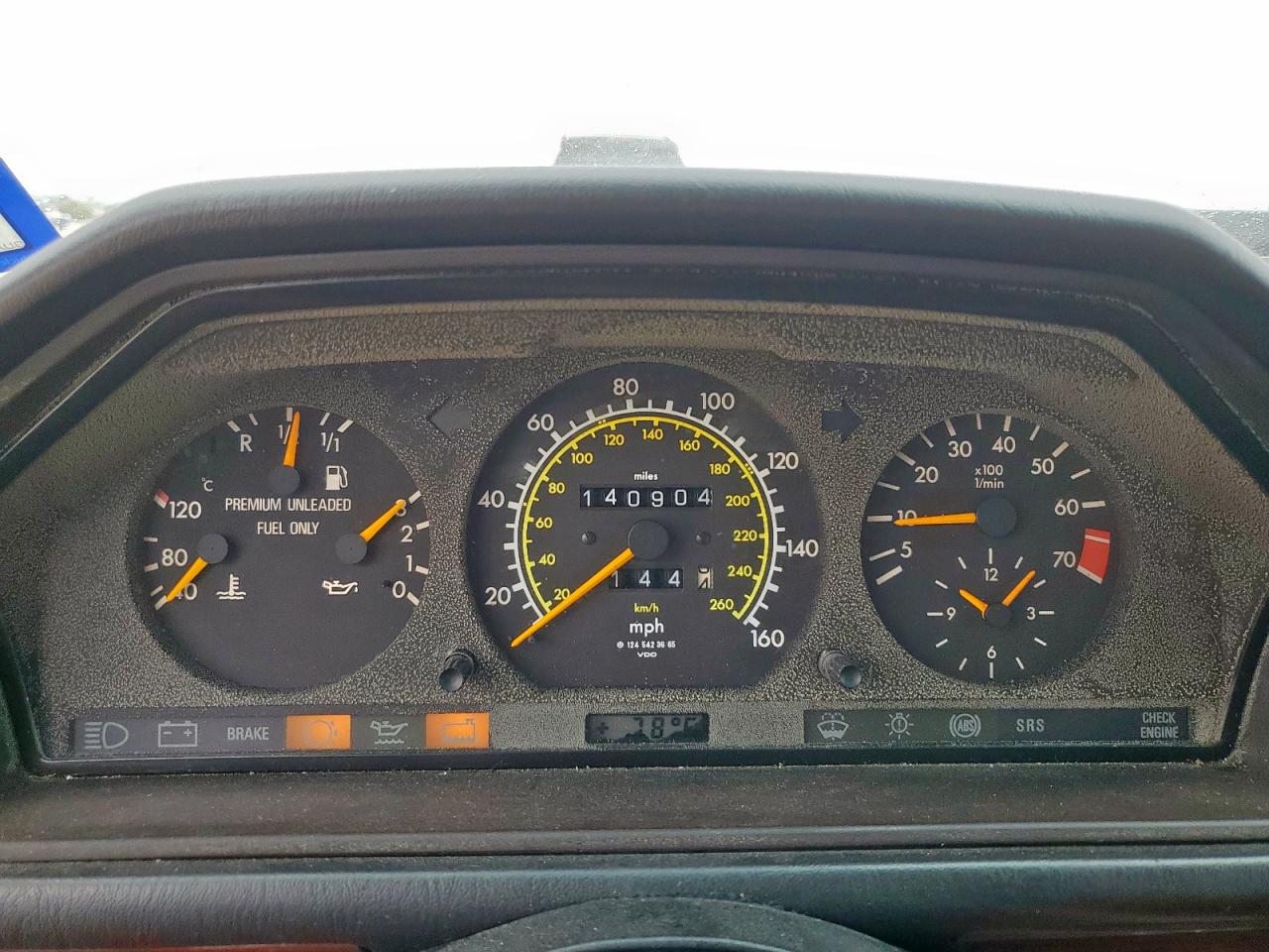 Mercedes-Benz E-Class 320 Image 5