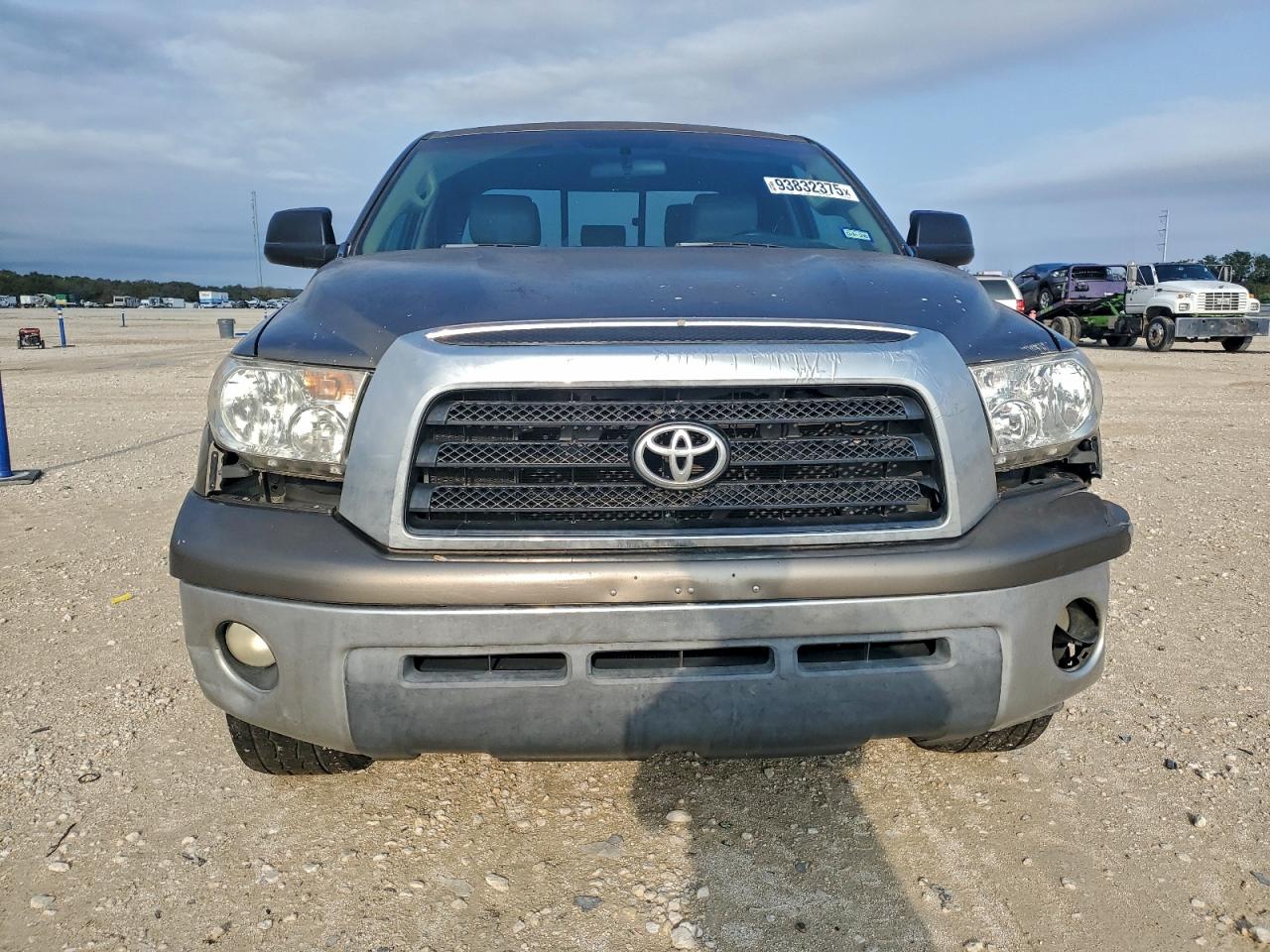 Toyota Tundra Double Cab Image 11