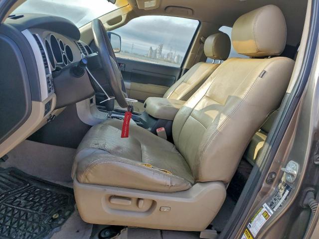 Toyota Tundra Double Cab Image 9