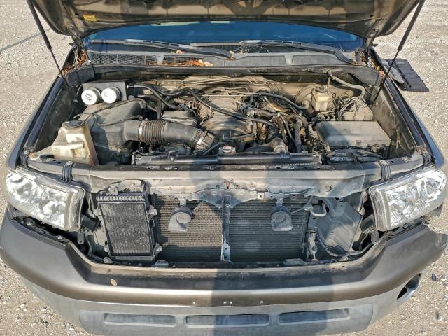 Toyota Tundra Double Cab Image 6