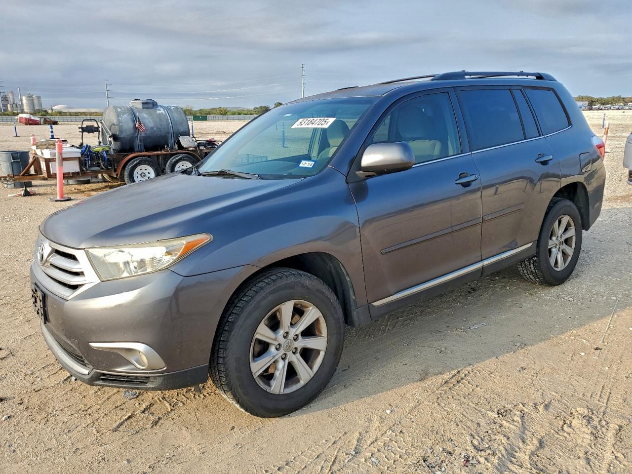 Toyota Highlander Base Image 1