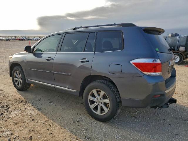 Toyota Highlander Base Image 3