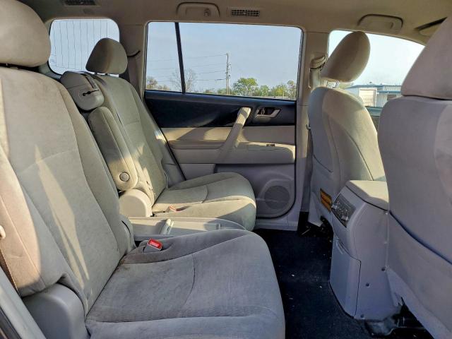 Toyota Highlander Base Image 8