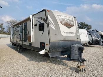  Salvage Lacrosse Travel Tra