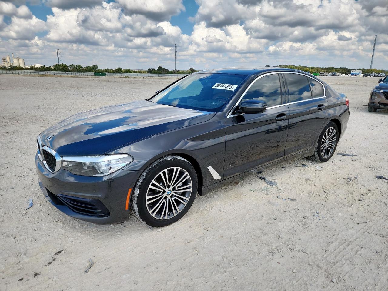 BMW 5 Series I Image 1