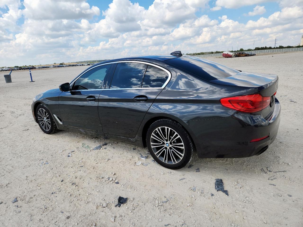 BMW 5 Series I Image 3