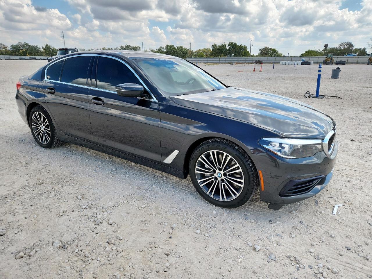 BMW 5 Series I Image 7