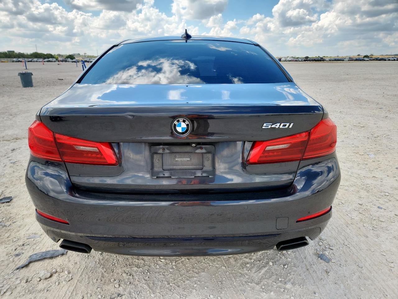 BMW 5 Series I Image 6
