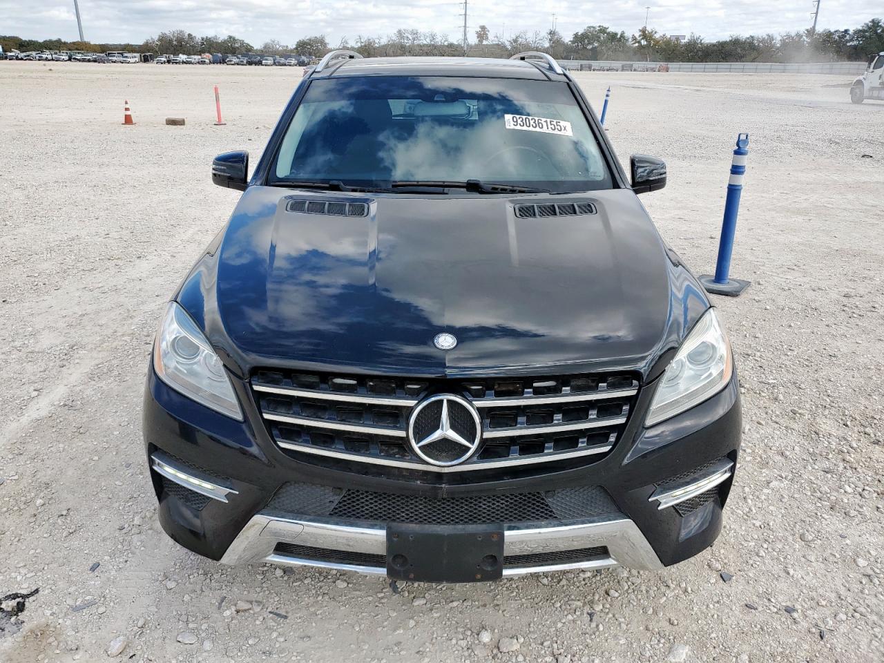 Mercedes-Benz M-Class 550 4matic Image 10