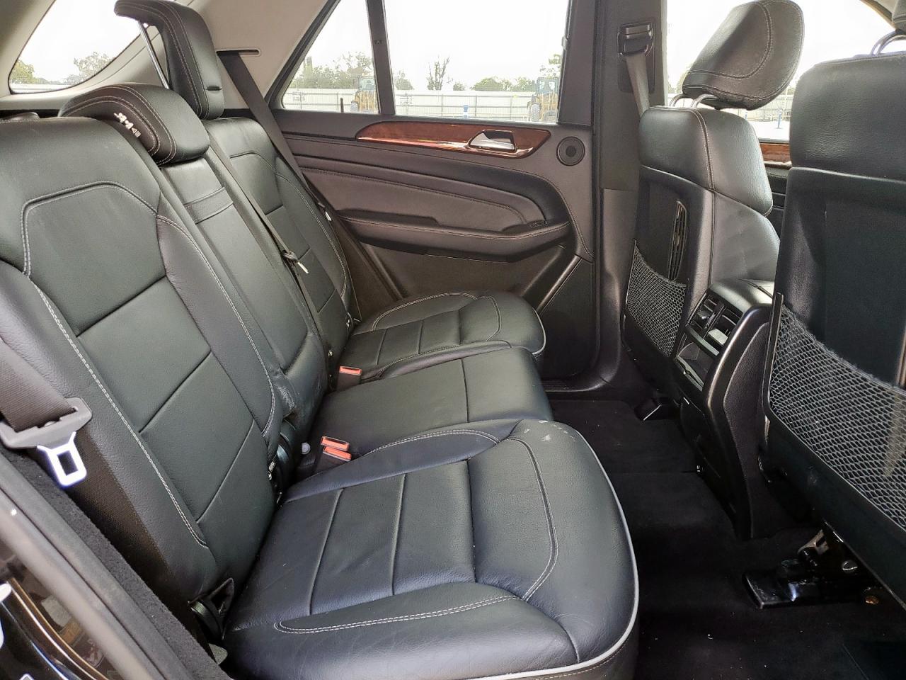 Mercedes-Benz M-Class 550 4matic Image 6