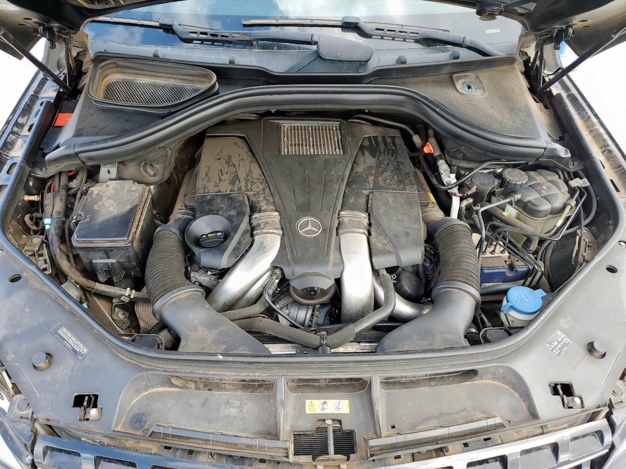 Mercedes-Benz M-Class 550 4matic Image 2