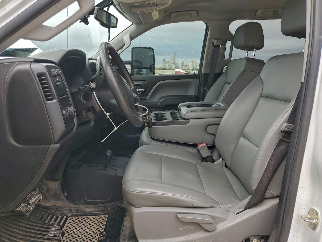 Chevrolet Silverado K2500 Heavy Duty Image 5