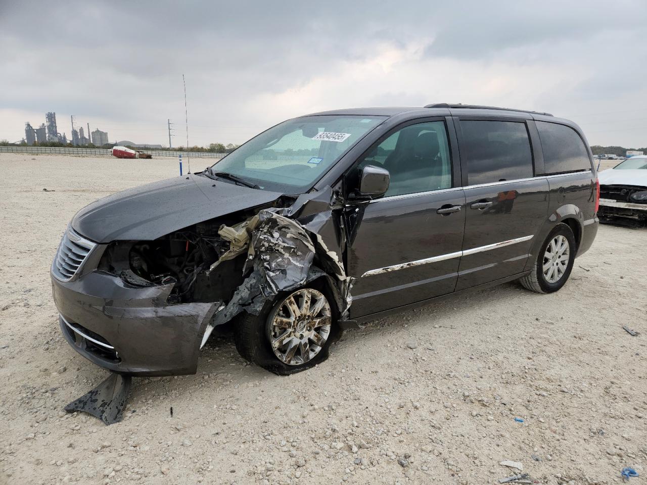 Chrysler Minivan Touring Image 1