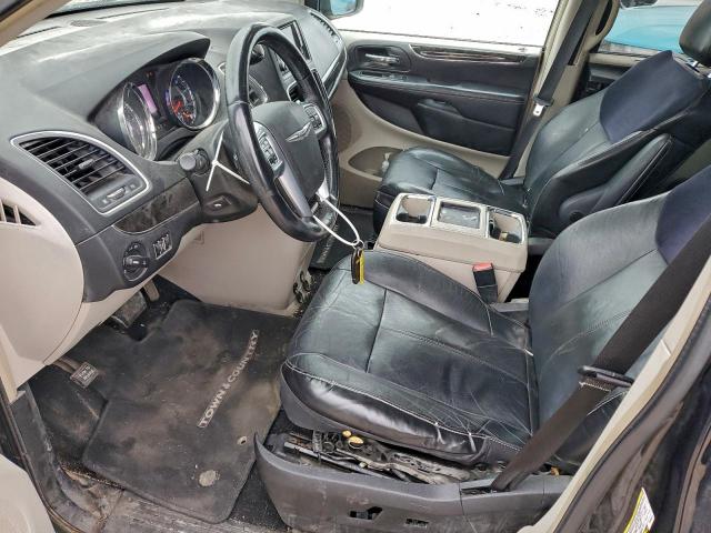 Chrysler Minivan Limited Image 5